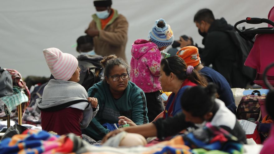 La caravana migrante aguarda en Ciudad de México y estudia sus próximos pasos