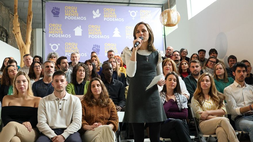La secretaria general de Podemos, Ione Belarra, acompañada por la Eurodiputada, Irene Montero, presenta la lista al Consejo Ciudadano Estatal con la que concurre, en el Espacio Ecooo, a 31 de marzo de 2025, en Madrid (España).