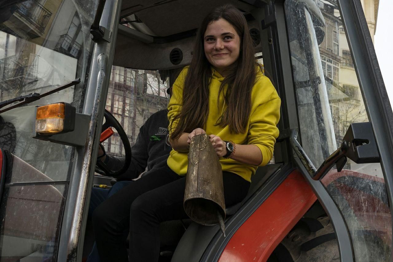 Manifestación de agricultores y ganaderos en Santander. | JOAQUÍN GÓMEZ SASTRE