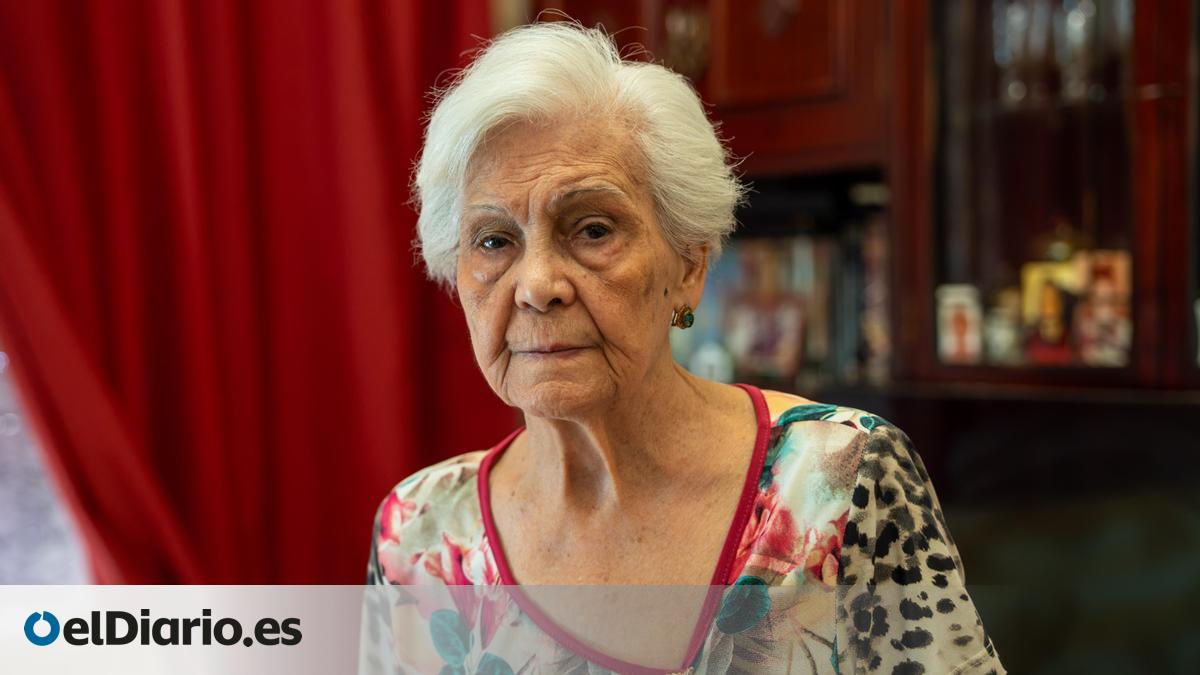 Paquita, a sus 82 años y con parkinson, a horas del desahucio para poner pisos turísticos: “No es justo que me echen para ganar más”