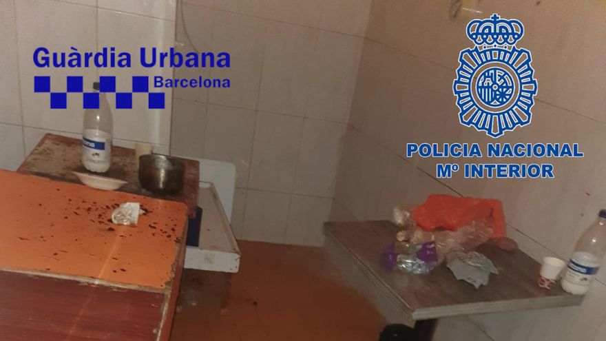 Liberan a un hombre en Barcelona obligado a vivir en un sótano y a trabajar más de 15 horas en una cocina clandestina