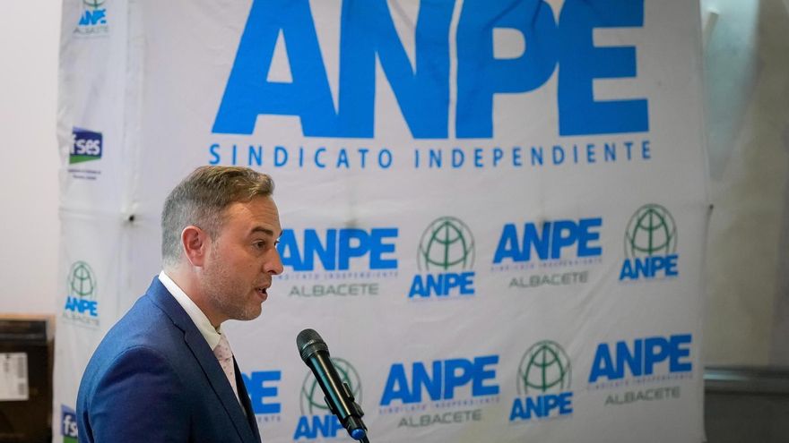 Martín Navarro, presidente de ANPE Castilla-La Mancha: “El profesorado no adoctrina, hay libertad de cátedra y pedagógica"