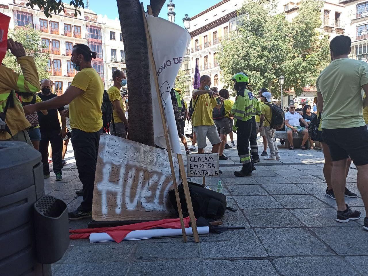 GALERÍA | "¡Consejero, dimisión!", los sindicatos lamentan la "negativa" a dialogar por parte de la Junta para resolver el conflicto con Geacam