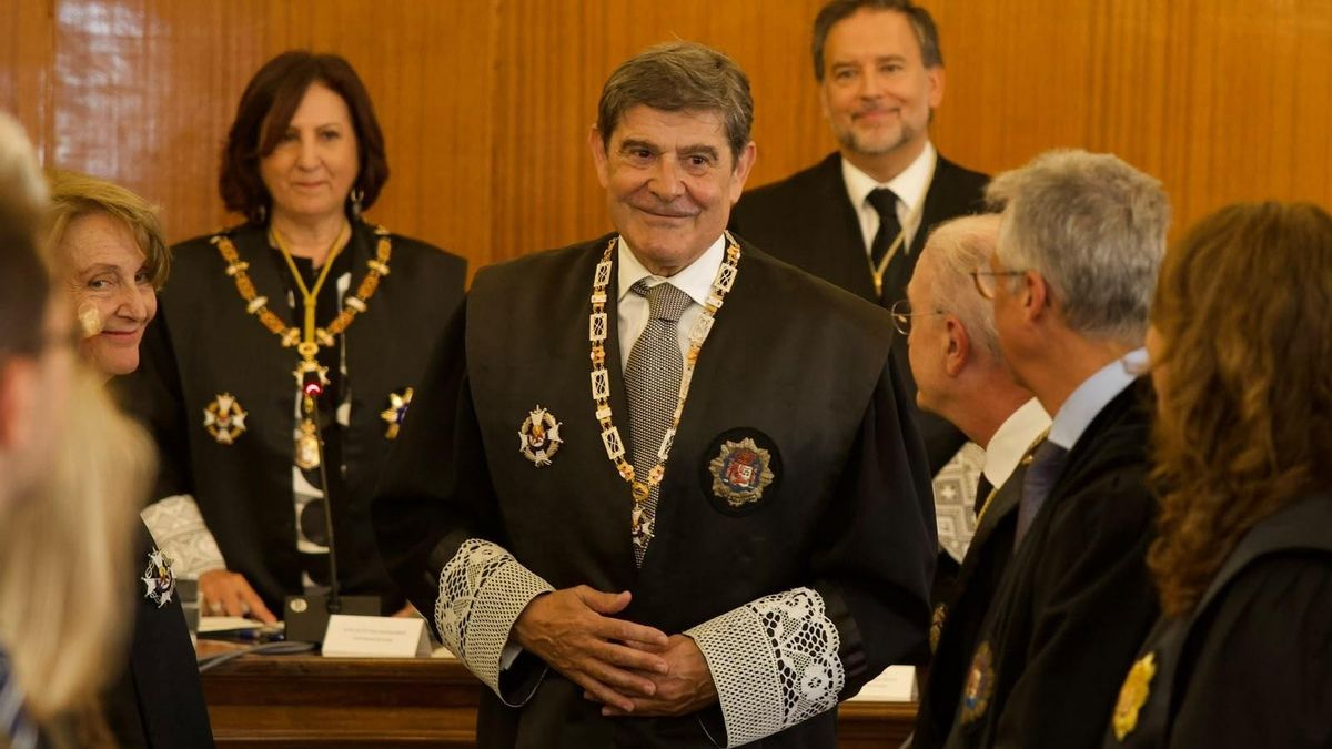 Adrián Salazar toma posesión como fiscal superior de Balears