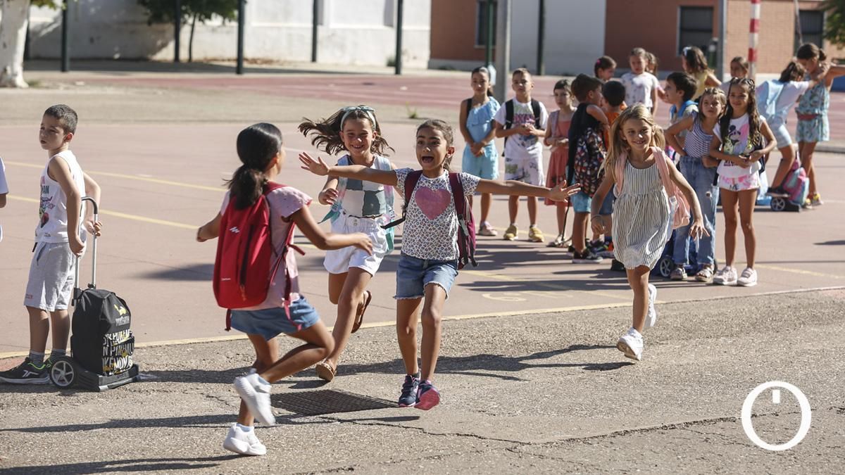 Abrazos y reencuentros para ponerle una sonrisa a la vuelta al cole