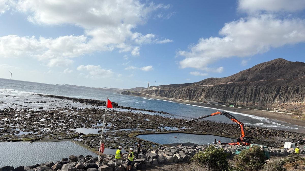 Interrumpidos los trabajos en las piscinas de La Laja