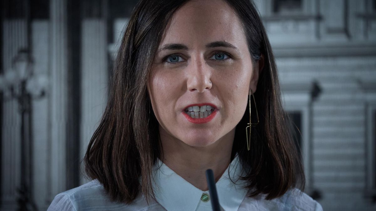 La secretaria de Podemos, Ione Belarra, ofrece una rueda de prensa durante la Diputación Permanente en el Congreso de los Diputados, a 27 de agosto de 2024, en Madrid (España).