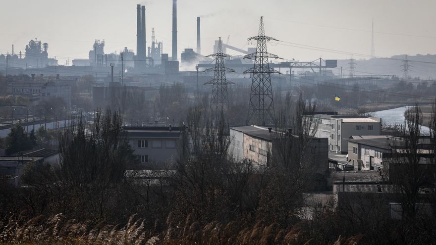 Vista general de la planta de Azovstal en Mariupol, en la región de Donetsk, en una imagen tomada el pasado mes de octubre, facilitada el jueves 21 de abril. EFE/EPA/OLEG PETRASYUK