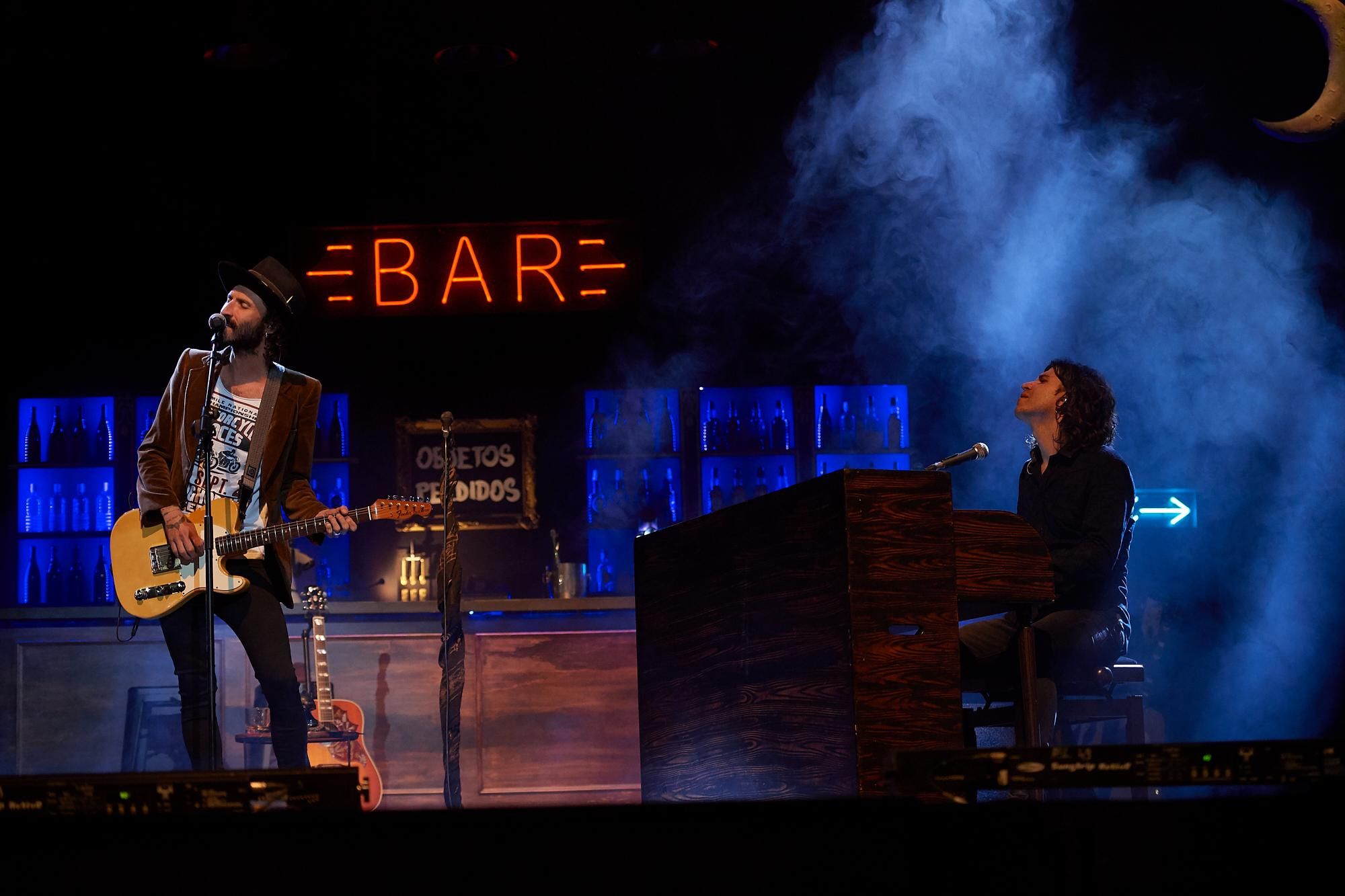 Leiva y Rulo cantaron para curar sus 'Heridas del rock & roll'. | EL REY LAGARTÓN