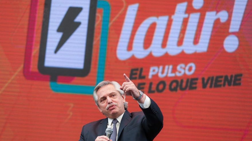 Alberto Fernández dijo que necesita a los jóvenes "movilizados" y reiteró que su Gobierno va a hacer de Internet "un servicio público"