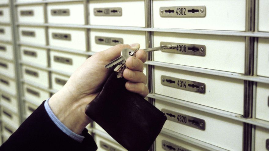 Dos sentencias tumban el precinto “prospectivo” de cajas de seguridad de empresarios sospechosos de ingresar en B