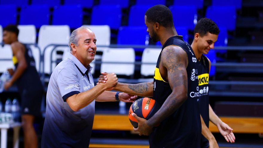 El Lenovo Tenerife afronta "una situación nueva" en la vuelta al trabajo