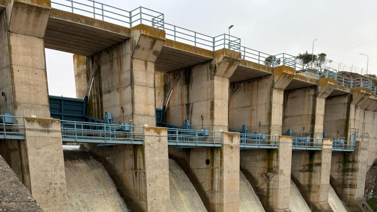 Asaja exige explicaciones a la Confederación por el desembalse de la presa Vega del Jabalón en Ciudad Real