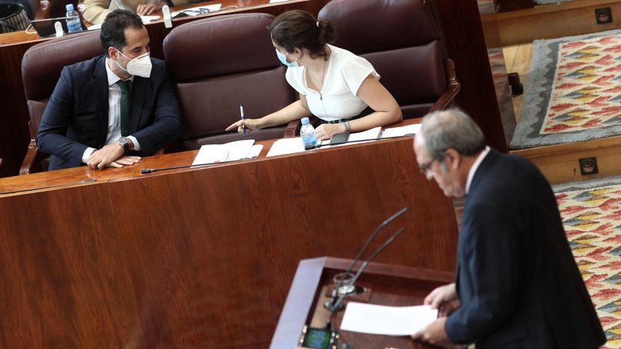 El portavoz socialista Ángel Gabilondo al comienzo de su intervención.