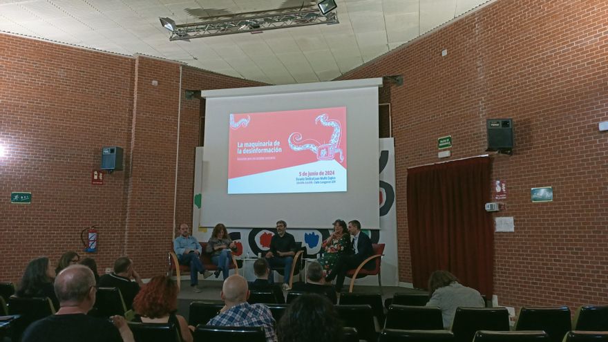 El reto de qué hacer ante la desinformación: "Hay que diferenciar el periodismo de otros negocios"