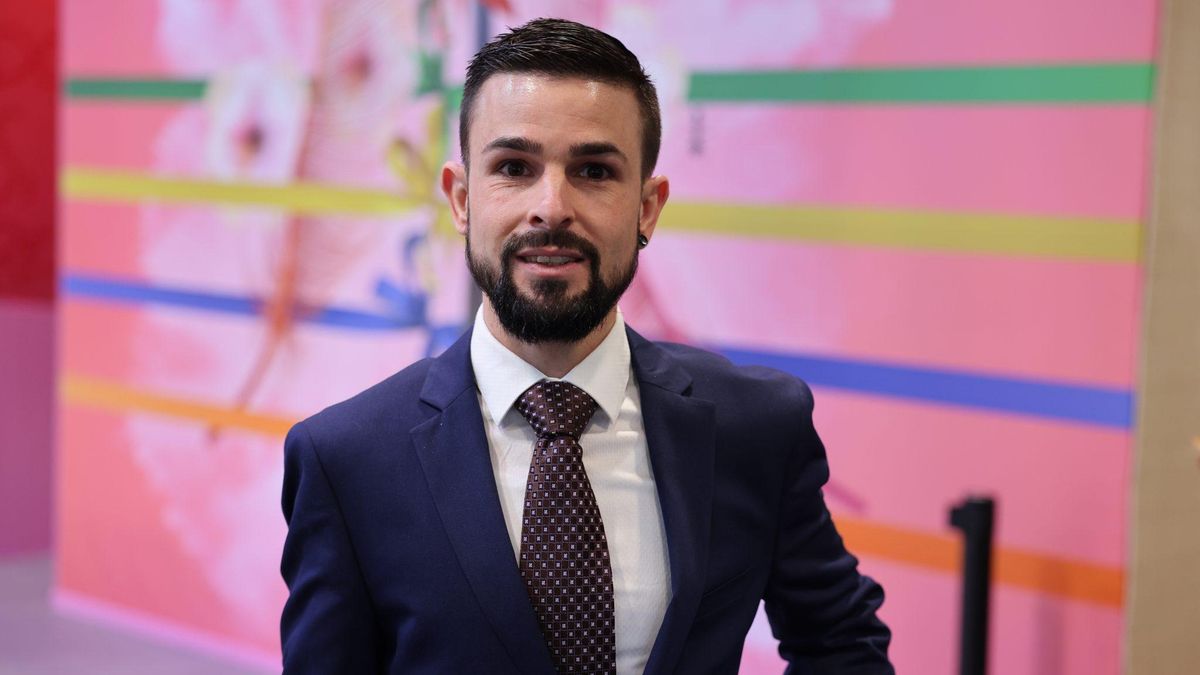 La presidenta de las Corts Valencianes de Vox paga un sueldo al responsable de pactos con el PP en Murcia: "Viene poco a la oficina"