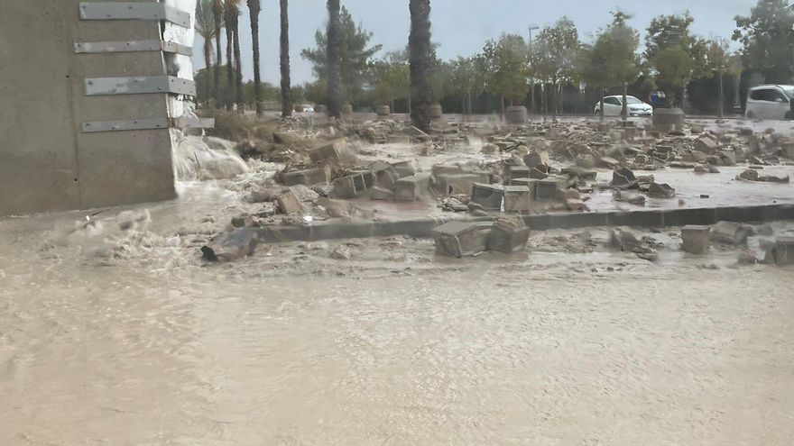 Derrumbe del muro perimetral del Cementerio Municipal de Molina