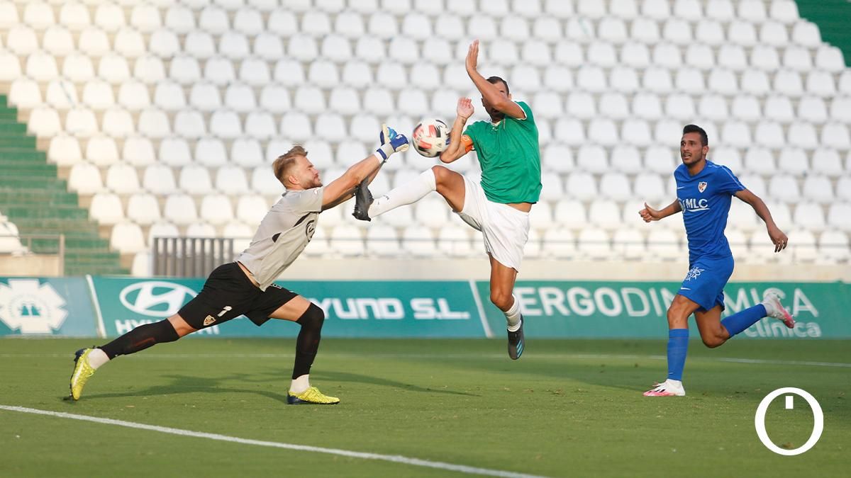 Las imágenes del amistoso Córdoba - Linares Deportivo