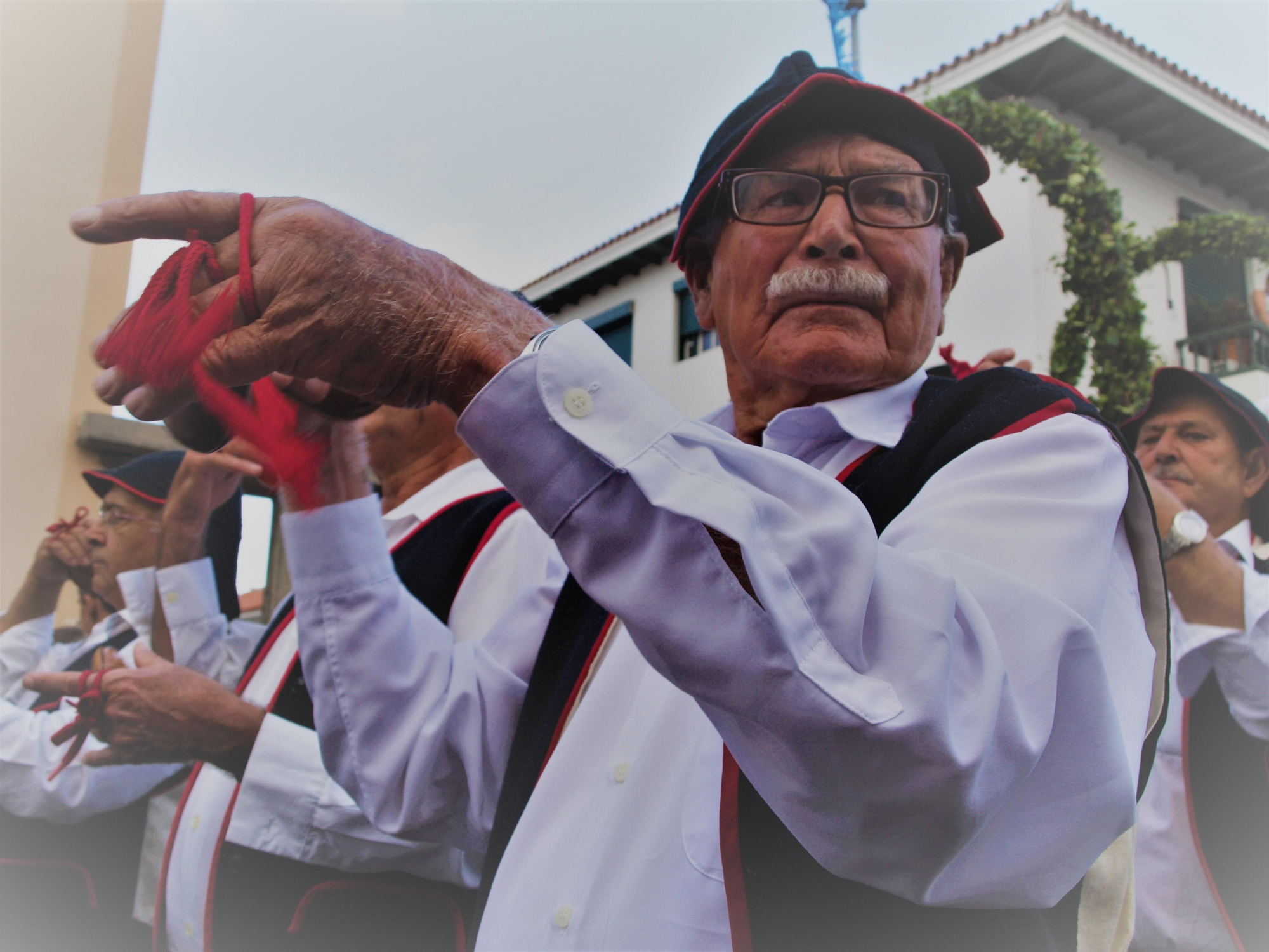 Don Emilio pasó sus saberes. Castañuelas de Breña Alta. Foto MVH.