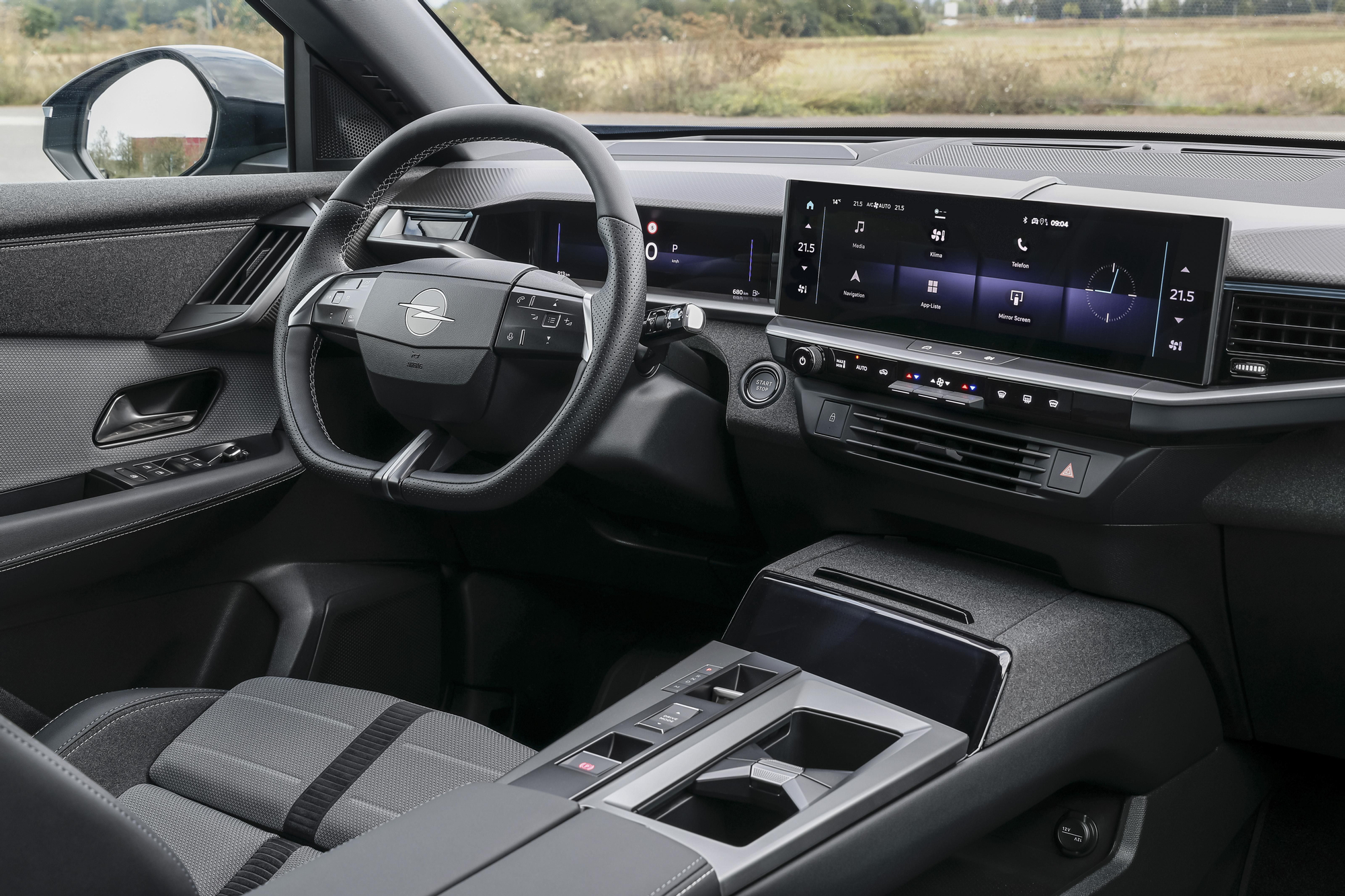 Como todos los de Opel, el interior del Grandland es discreto y funcional.