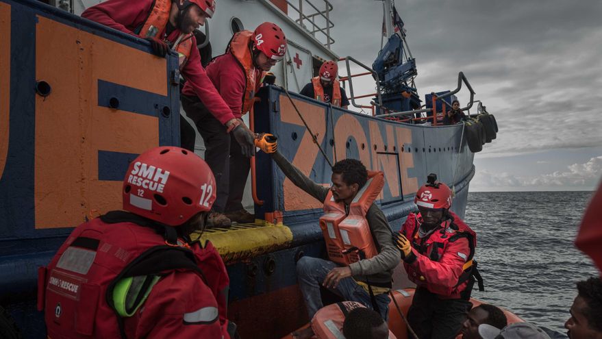 'Aita Mari', el documental del pesquero que salva vidas en el Mediterráneo