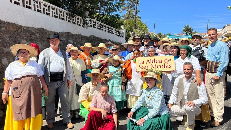 Representantes de La Aldea de San Nicolás, este viernes en Teror
