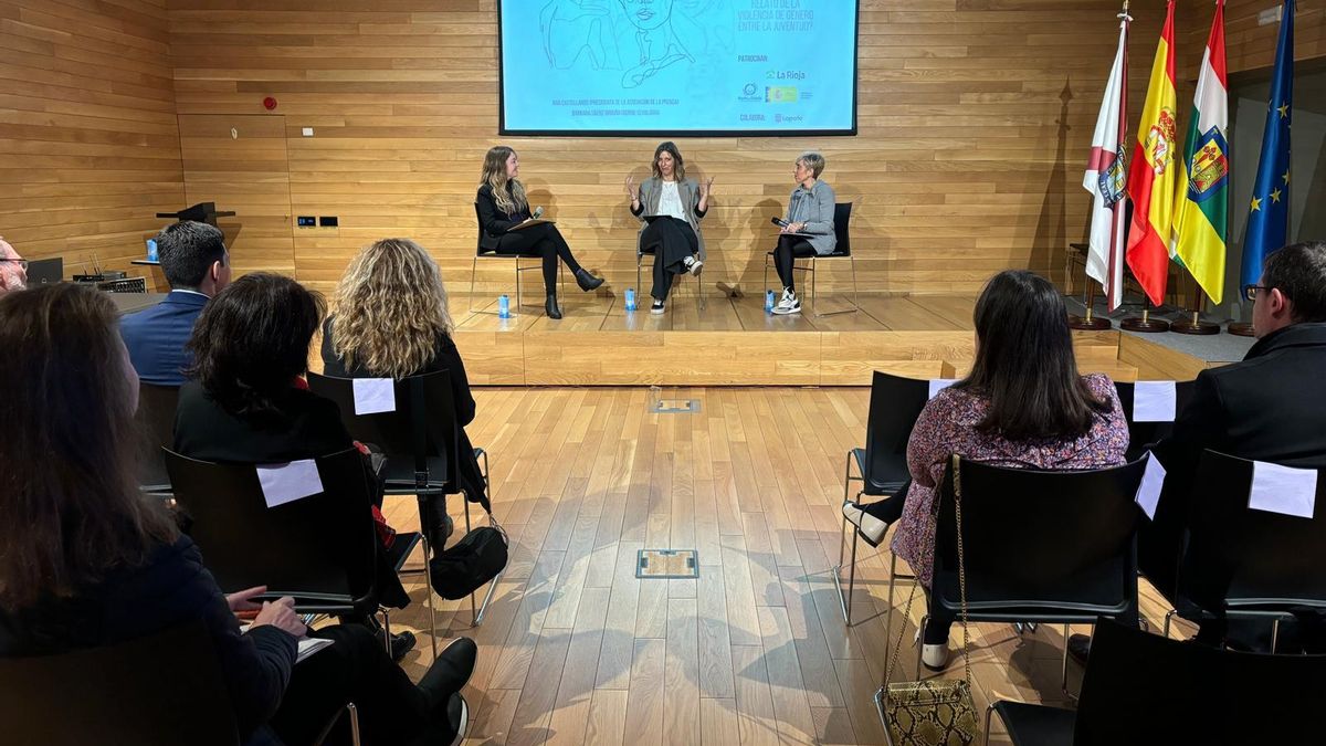 La I Jornada 'Luchando contra la violencia de género' en imágenes