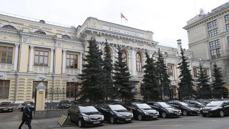 Vista exterior de la sede del Banco Central ruso en Moscú (Rusia) hoy, martes 4 de marzo de 2014.