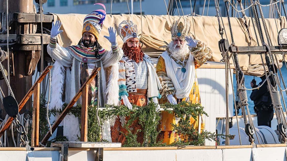 Una vez que los Reyes Magos lleguen al puerto de Barcelona en barco, la cabalgata arrancará desde la avenida del Marquès de l’Argentera, junto al parque de la Ciutadella