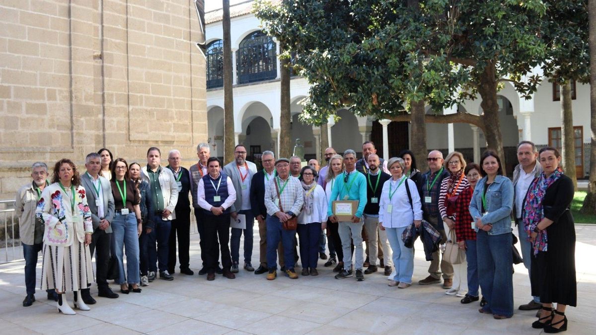 Entregan 18.000 firmas para exigir una autovía entre Córdoba y Jaén