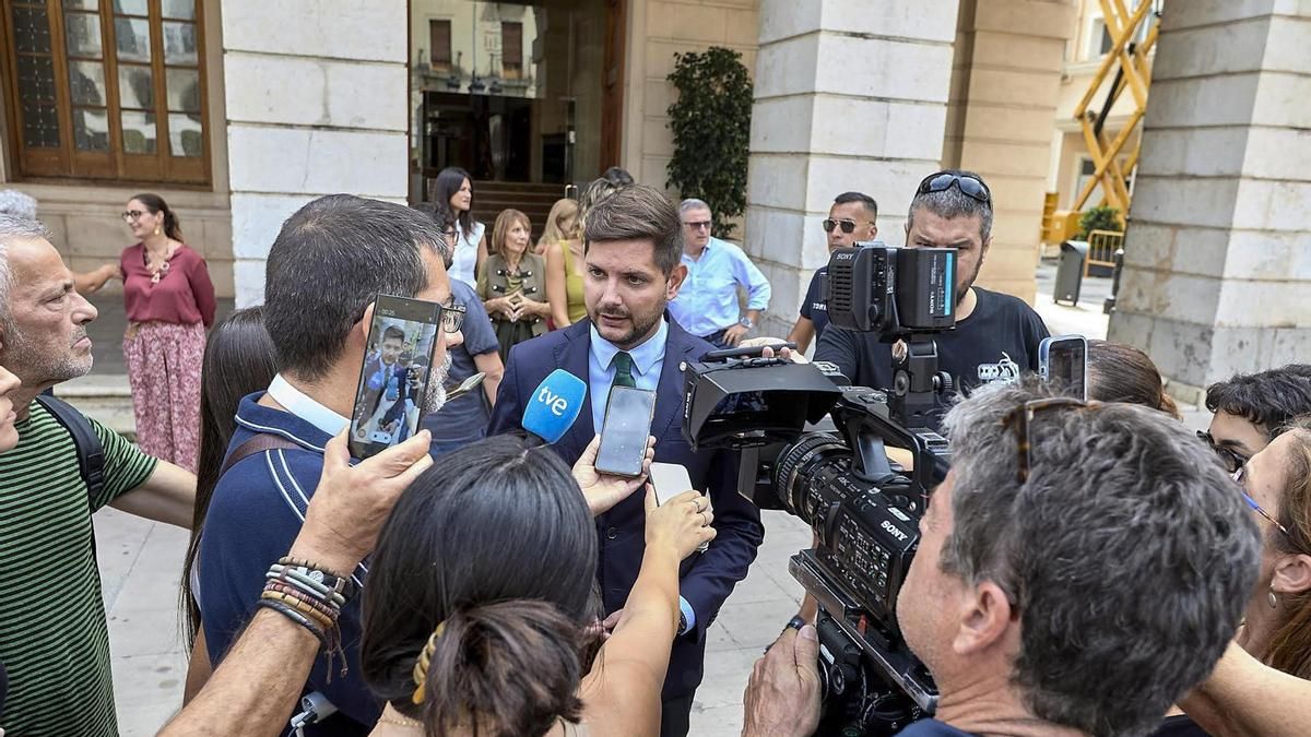 Los ayuntamientos socialistas de Gandia, Sagunt o l'Eliana se concentran por Ceuta