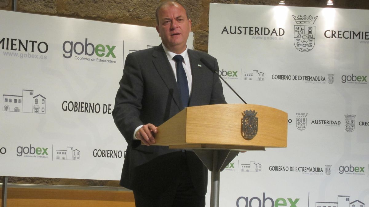 Unos 48.000 funcionarios extremeños recibirán en 2014 los 44 días de paga extra devengados por el Gobierno de Rajoy
