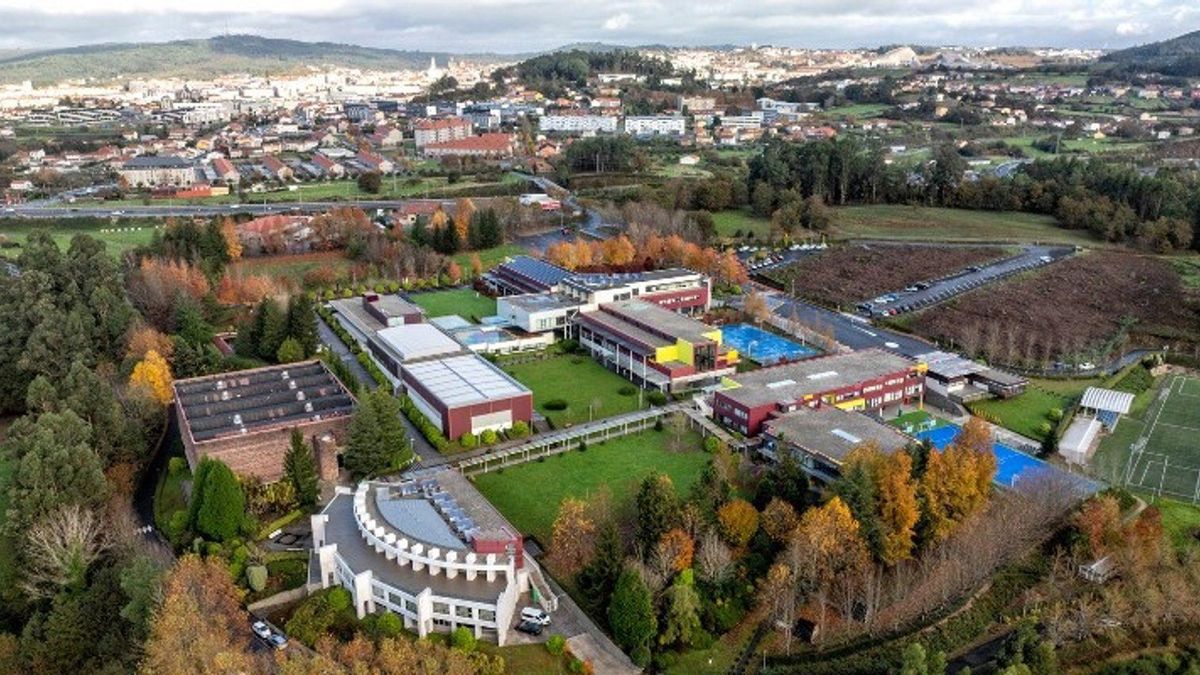 Detenido un profesor del colegio privado compostelano Peleteiro investigado por supuesta agresión sexual a alumnas