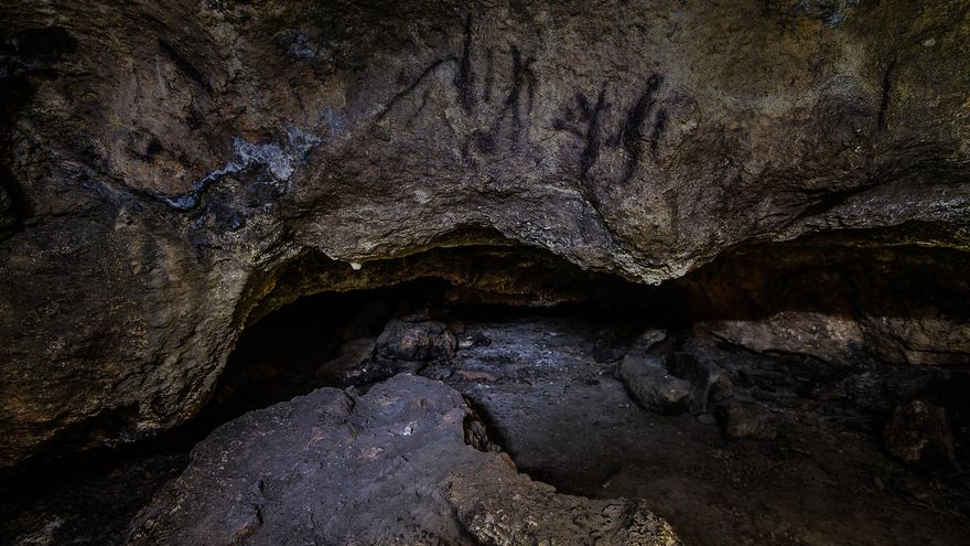 Pinturas en la Cueva Tiznada.