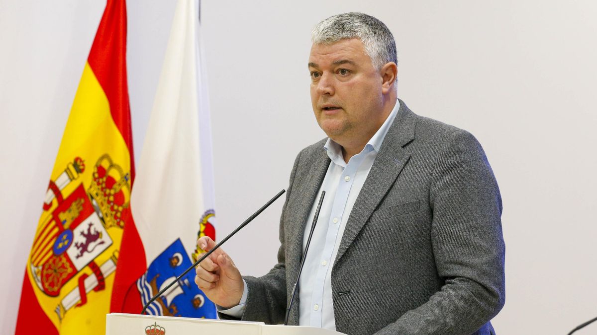 El consejero de Economía dice que el gasto sanitario de Cantabria "ahora mismo es imparable" porque "la gente cada vez dura más"