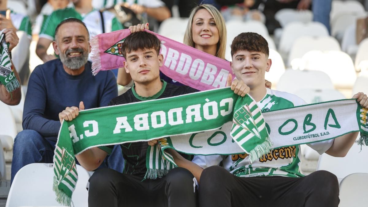 Grada Blanquiverde del Córdoba CF - CD Mirandés