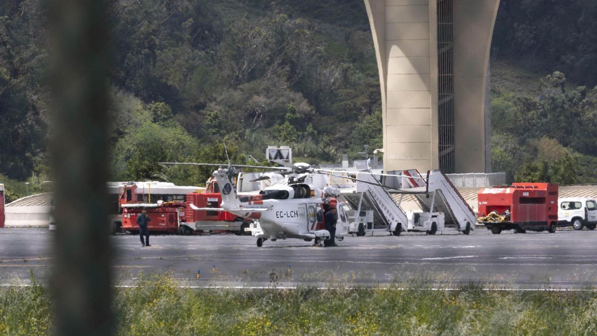 Salvamento evacúa a Tenerife a 16 polizones de una gabarra con bandera china que se dirigía a Países Bajos