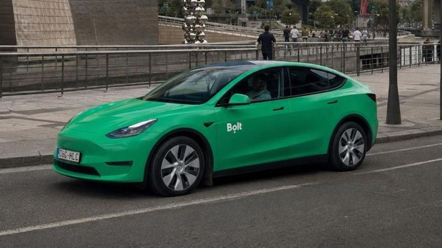 Bolt se suma a Uber y Cabify en Bilbao y se estrena en Euskadi con los taxistas en alerta por los "abusos"