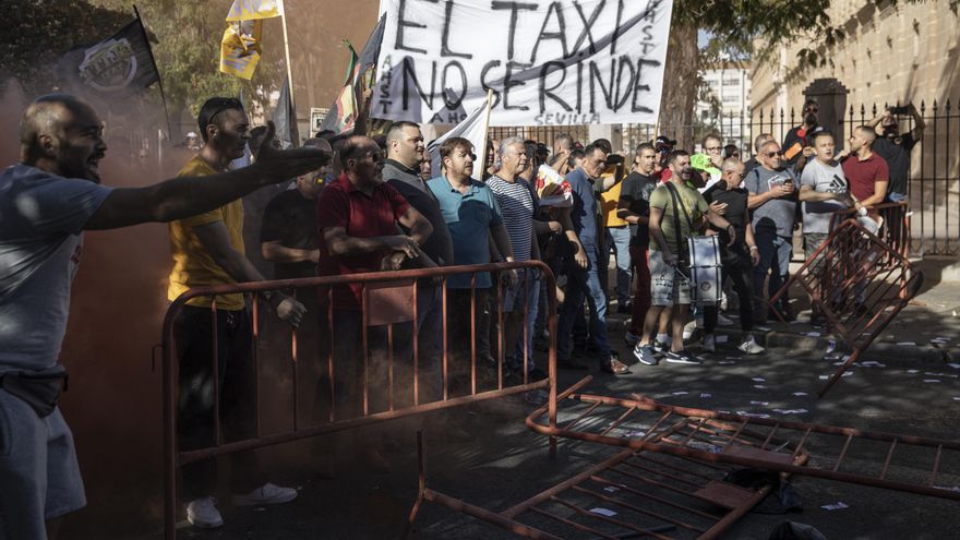 Claves para entender qué está pasando en Andalucía entre el sector del taxi y los VTC