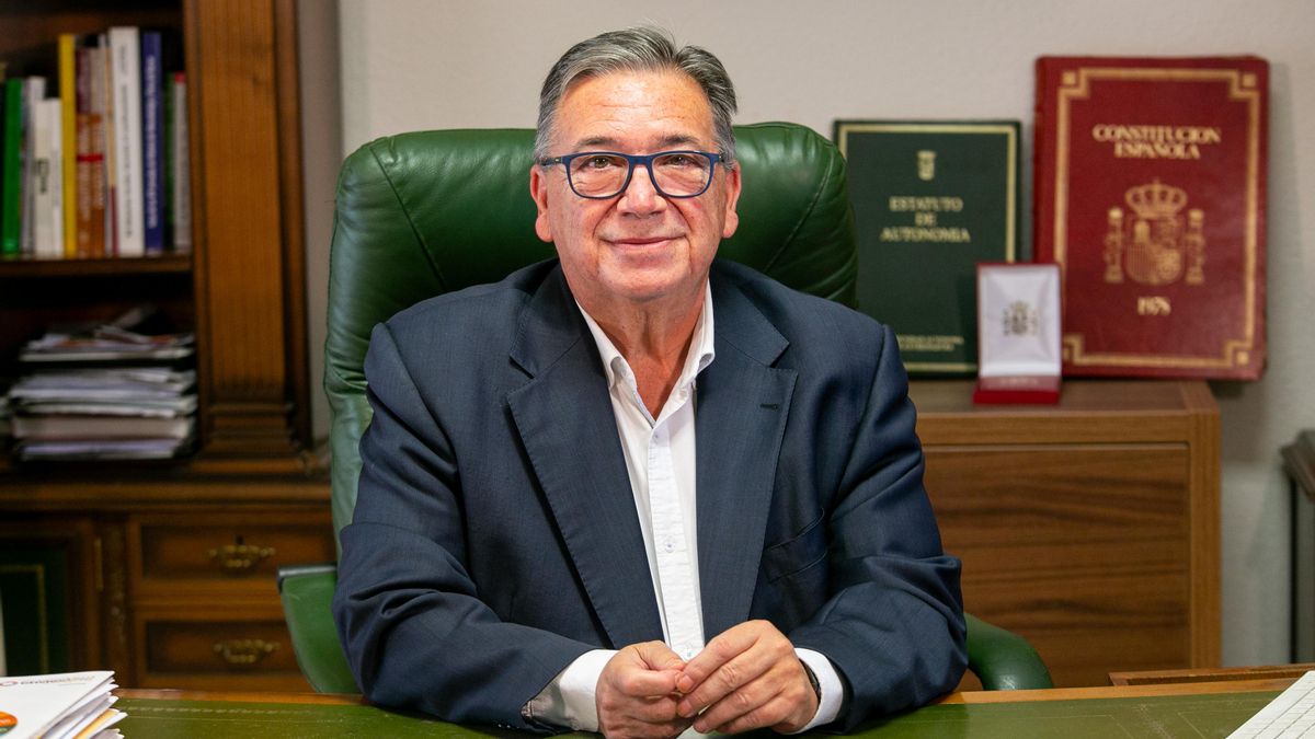 El alcalde de Almendralejo José María Ramírez.