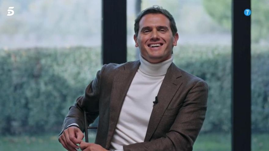 Albert Rivera se somete a una pregunta sobre Malú en el avance de '100% Únicos': "Sabía que esta me iba a caer"