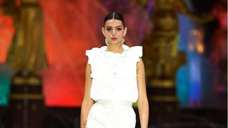 Alina Assi ( Moscow ) en la Moscow Fashion Week