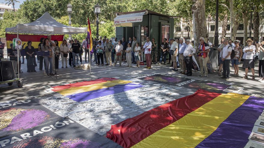 El PP reactiva tras año y medio el Consejo local de Memoria en Sevilla, pero sigue sin destinar ni un euro para estas políticas