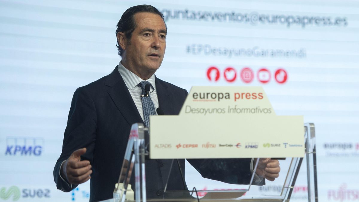 Archivo - El presidente de la CEOE, Antonio Garamendi, participa en los Desayunos Informativos de Europa Press en el Auditorio El Beatriz Madrid, a 13 de julio de 2021, en Madrid (España).