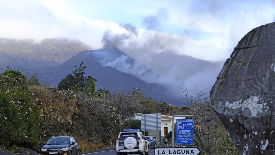 La deformación vertical revierte en la zona del volcán y la lava transcurre por coladas antiguas