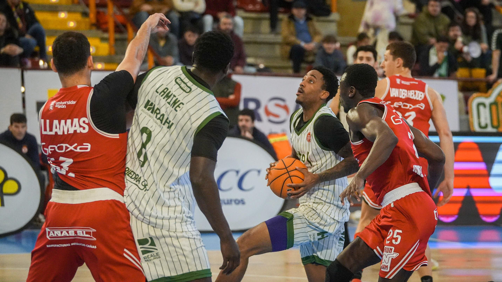 Coto Córdoba CB - Cultural y Deportiva Leonesa.