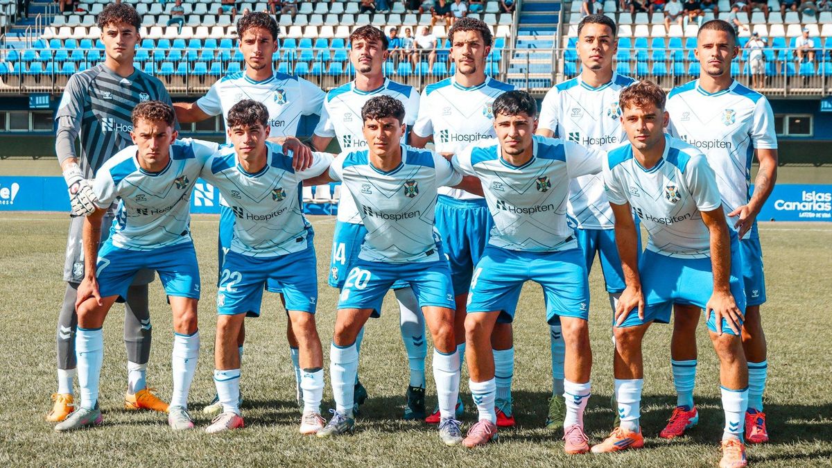 Formación del Tenerife B en la Ciudad Deportiva Javier Pérez