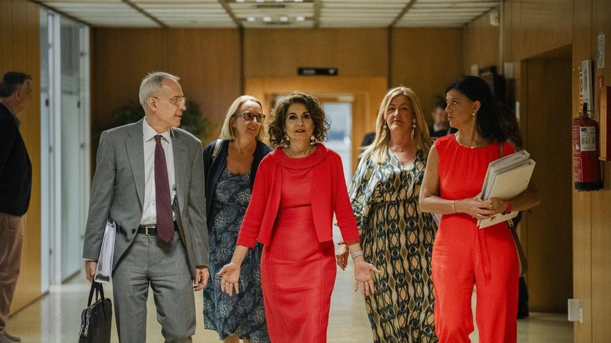 Hacienda abre la mano con Comunidades y ayuntamientos al retirar la exigencia de lograr superávit en 2025 y 2026