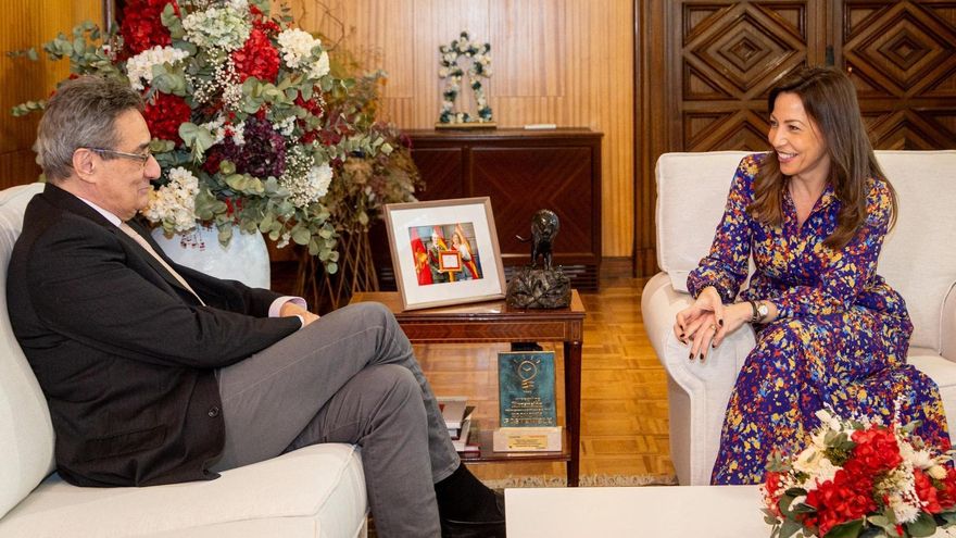 La alcaldesa de Zaragoza premia a Vox y le da entrada en la sociedad La Nueva Romareda