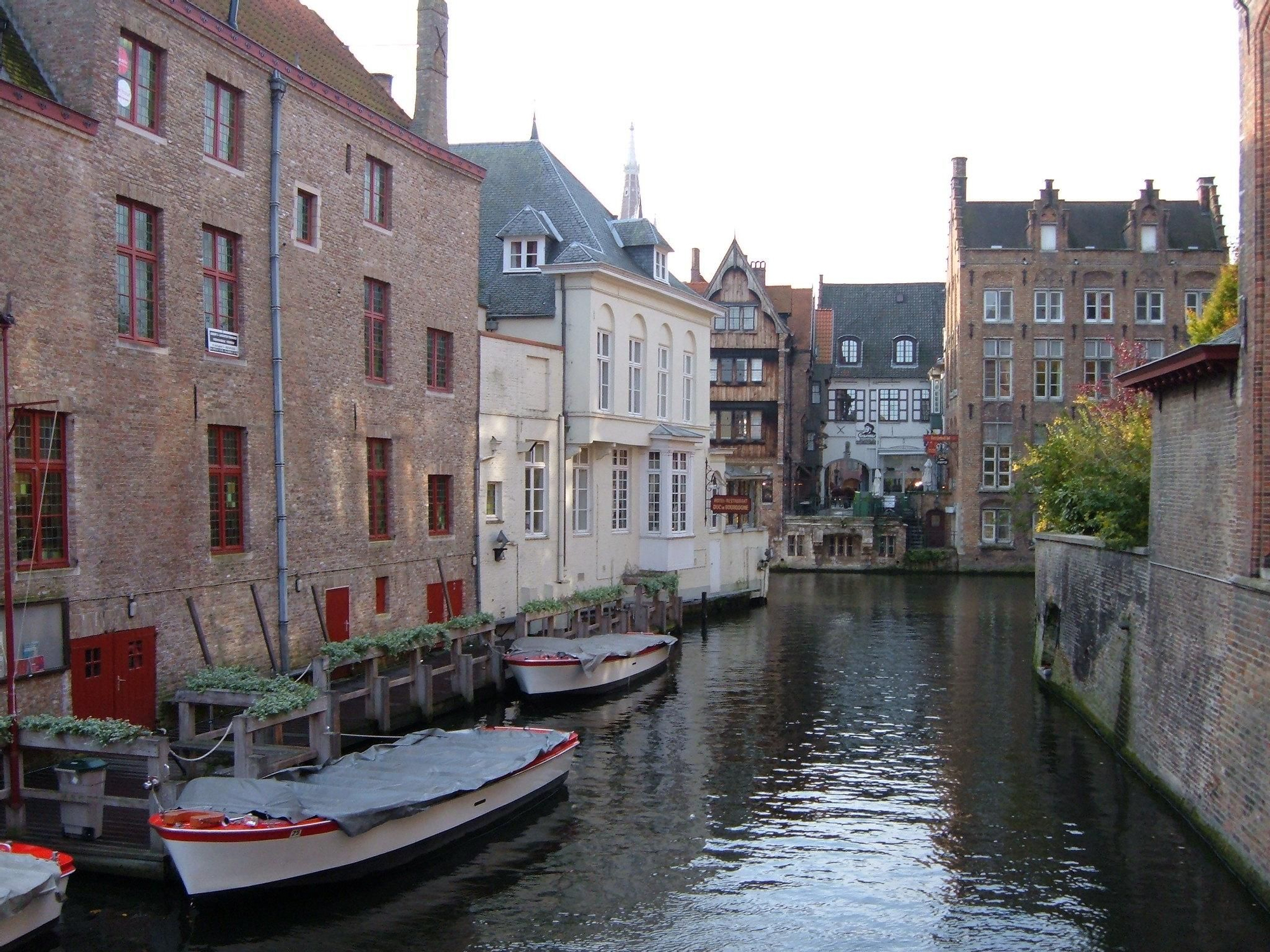 Canales en el casco histórico de Malinas.